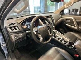 MITSUBISHI - PAJERO SPORT 2.4 HPE-S 4X4 DIESEL 4P AUTOMATICO - 2022/2023 - CINZA - R$ 299.900,00