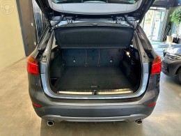 BMW - X1 2.0 16V TURBO ACTIVEFLEX XDRIVE25I SPORT 4P AUTOMATICO - 2018/2019 - CINZA - R$ 149.900,00