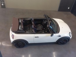 MINI - JOHN COOPER WORKS 1.6 CABRIO 16V 211CV 2P MANUAL - 2011/2012 - PRETA - R$ 135.900,00