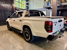 MITSUBISHI - L200 TRITON 2.4 HPE-S SPORT 4X4 CD 16V DIESEL 4P AUTOMATICO - 2022/2023 - BRANCA - R$ 239.900,00