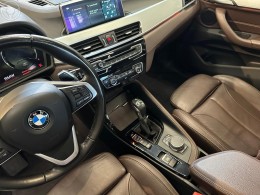 BMW - X1 2.0 16V TURBO ACTIVEFLEX XDRIVE25I SPORT 4P AUTOMATICO - 2018/2019 - CINZA - R$ 149.900,00