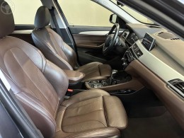 BMW - X1 2.0 16V TURBO ACTIVEFLEX XDRIVE25I SPORT 4P AUTOMATICO - 2018/2019 - CINZA - R$ 149.900,00