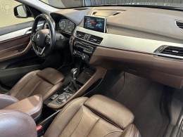 BMW - X1 2.0 16V TURBO ACTIVEFLEX XDRIVE25I SPORT 4P AUTOMATICO - 2018/2019 - CINZA - R$ 149.900,00