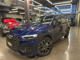 AUDI - Q5 2.0 TFSI S LINE BLACK QUATTRO S TRONIC 4P - 2021/2021 - AZUL - R$ 255.900,00