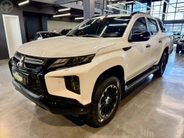 MITSUBISHI - L200 TRITON 2.4 HPE-S SPORT 4X4 CD 16V DIESEL 4P AUTOMATICO - 2022/2023 - BRANCA - R$ 239.900,00