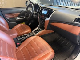 MITSUBISHI - L200 TRITON 2.4 HPE-S SPORT 4X4 CD 16V DIESEL 4P AUTOMATICO - 2022/2023 - BRANCA - R$ 239.900,00