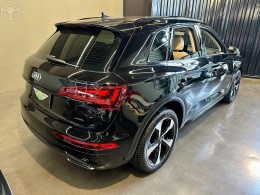AUDI - Q5 2.0 TFSI S-LINE S TRONIC 16V 4P AUTOMATICO - 2021/2021 - PRETA - R$ 249.000,00