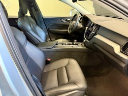 VOLVO - XC60 2.0 T8 MOMENTUM HYBRID 4P AUTOMATICO - 2020/2021 - PRATA - R$ 249.000,00