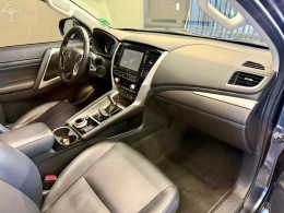 MITSUBISHI - PAJERO SPORT 2.4 HPE 4X4 DIESEL 4P AUTOMATICA - 2022/2023 - CINZA - R$ 304.900,00