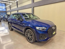 AUDI - Q5 2.0 TFSI S LINE BLACK QUATTRO S TRONIC 4P - 2021/2021 - AZUL - R$ 255.900,00